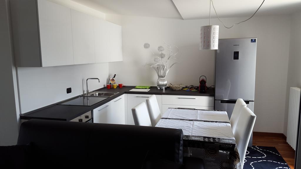 New Luxury Attic Santa Giulia Expo Apartment Milan Room photo