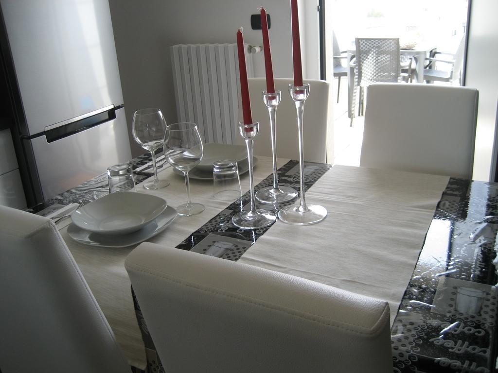 New Luxury Attic Santa Giulia Expo Apartment Milan Room photo