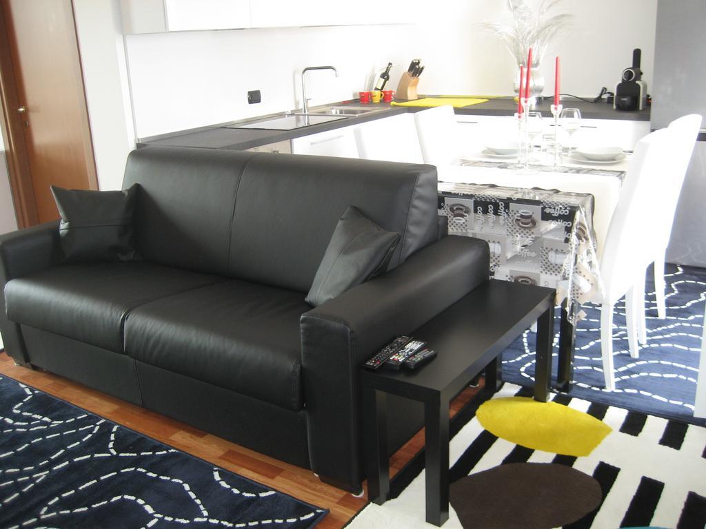 New Luxury Attic Santa Giulia Expo Apartment Milan Room photo