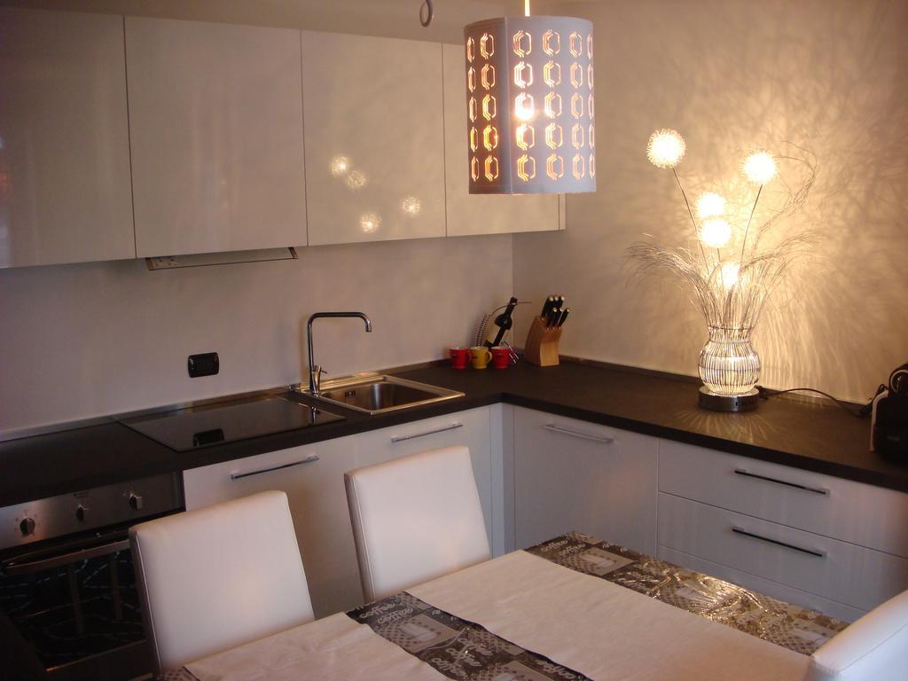 New Luxury Attic Santa Giulia Expo Apartment Milan Room photo