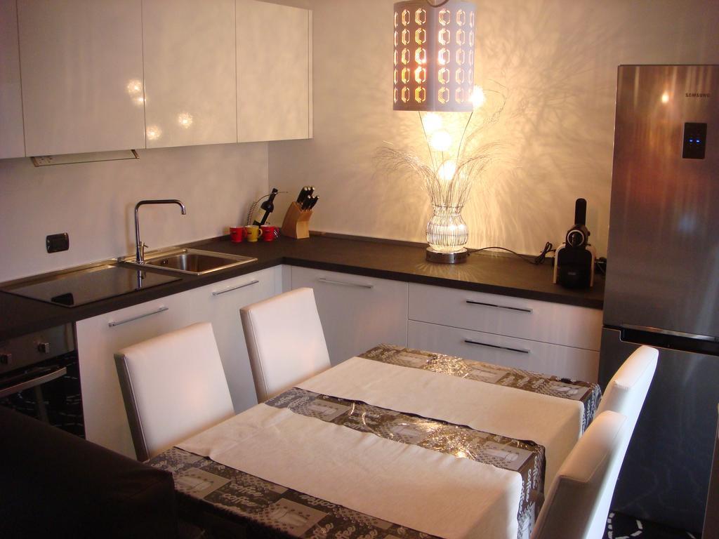 New Luxury Attic Santa Giulia Expo Apartment Milan Room photo